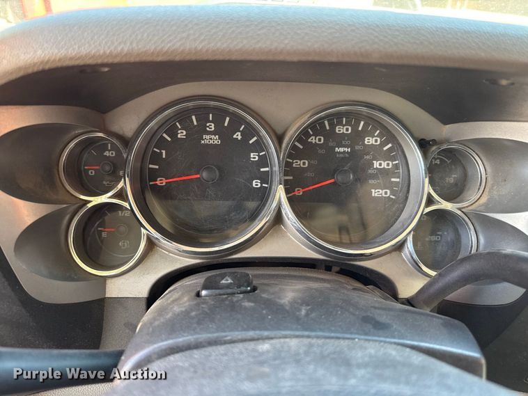 image for item EW4286 2012 Chevrolet Silverado 2500HD Crew Cab pickup truck