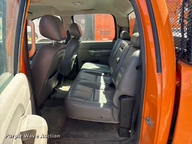 image for item EW4286 2012 Chevrolet Silverado 2500HD Crew Cab pickup truck