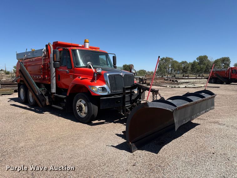 image for item EW4287 2005 International 7400 dump truck