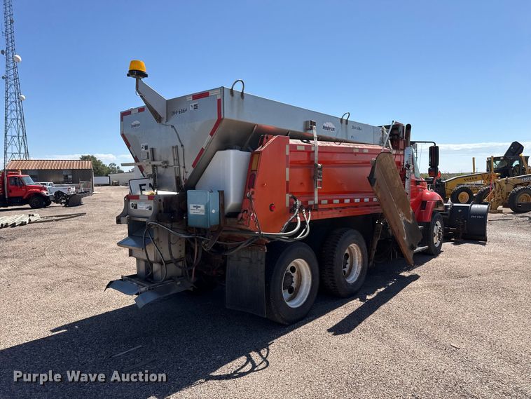 image for item EW4287 2005 International 7400 dump truck