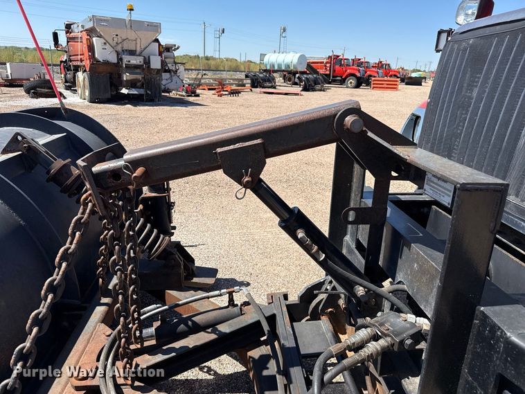 image for item EW4287 2005 International 7400 dump truck