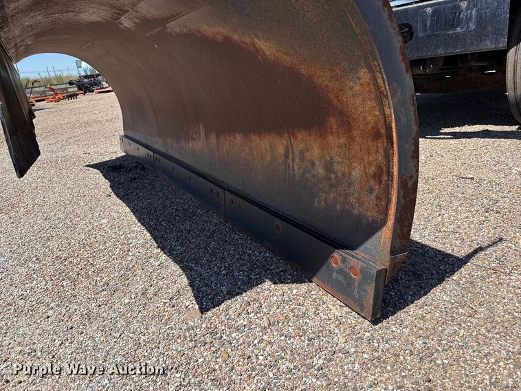 image for item EW4287 2005 International 7400 dump truck