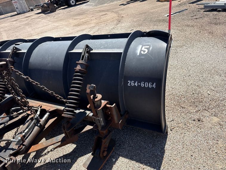 image for item EW4287 2005 International 7400 dump truck