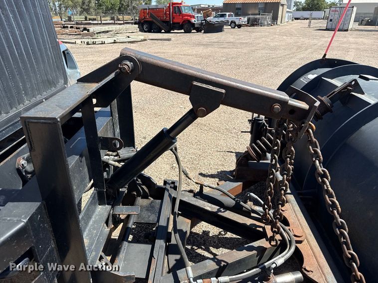 image for item EW4287 2005 International 7400 dump truck