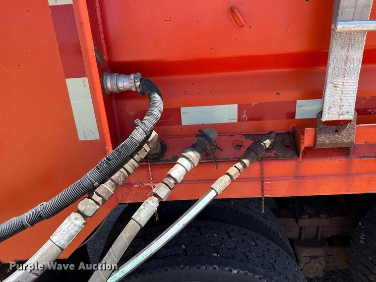 image for item EW4287 2005 International 7400 dump truck