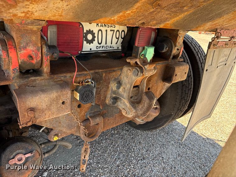image for item EW4287 2005 International 7400 dump truck
