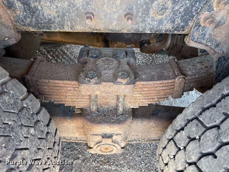 image for item EW4287 2005 International 7400 dump truck