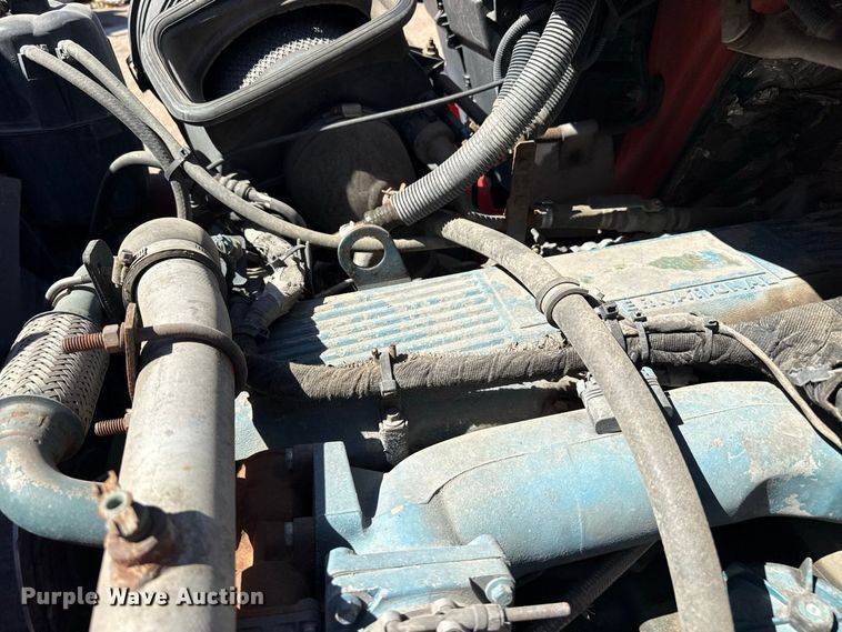 image for item EW4287 2005 International 7400 dump truck