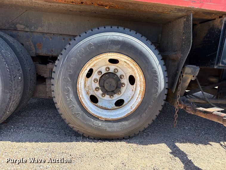 image for item EW4287 2005 International 7400 dump truck