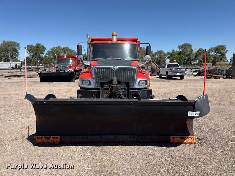 image for item EW4288 2007 International 7400 dump truck