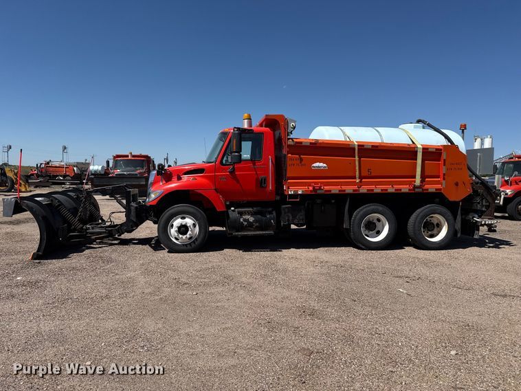 image for item EW4288 2007 International 7400 dump truck