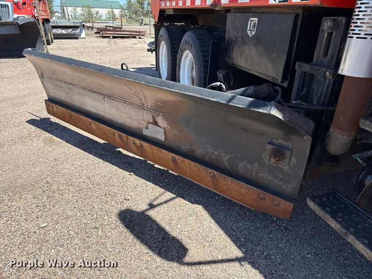 image for item EW4288 2007 International 7400 dump truck