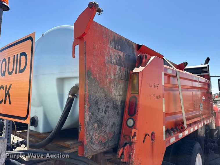 image for item EW4288 2007 International 7400 dump truck