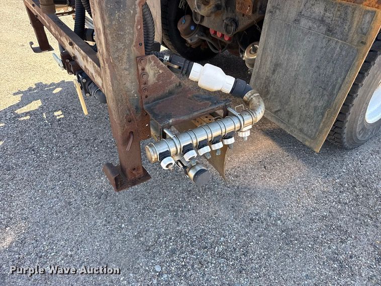 image for item EW4288 2007 International 7400 dump truck