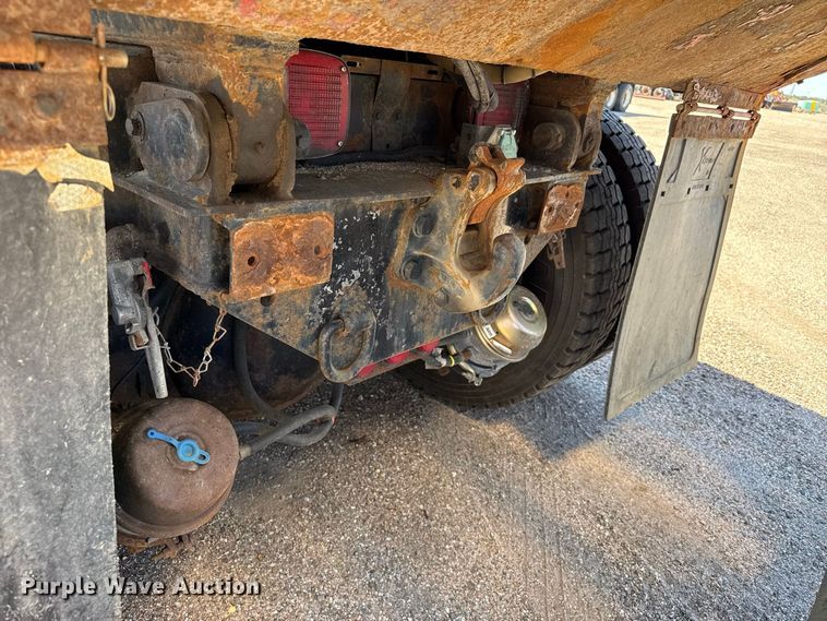 image for item EW4288 2007 International 7400 dump truck