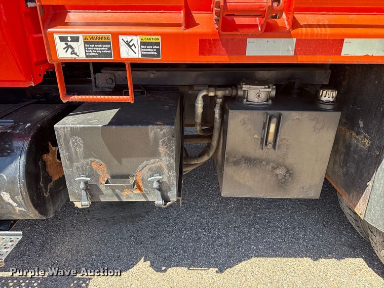 image for item EW4288 2007 International 7400 dump truck