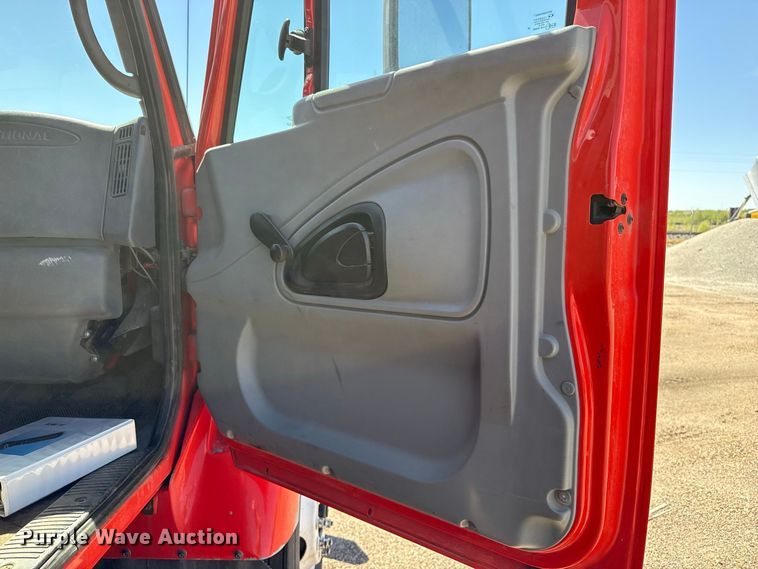 image for item EW4288 2007 International 7400 dump truck