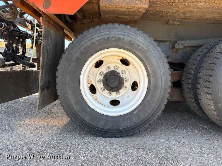 image for item EW4288 2007 International 7400 dump truck