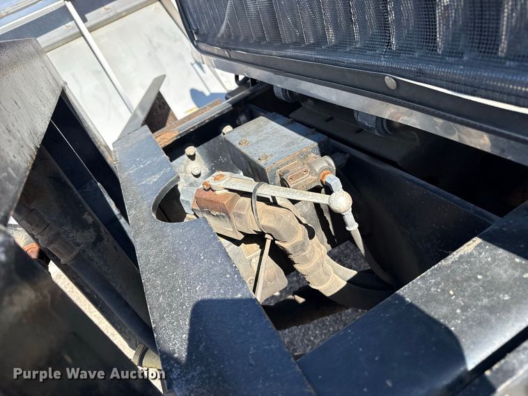 image for item EW4289 2007 International 7400 dump truck