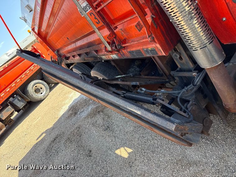 image for item EW4289 2007 International 7400 dump truck