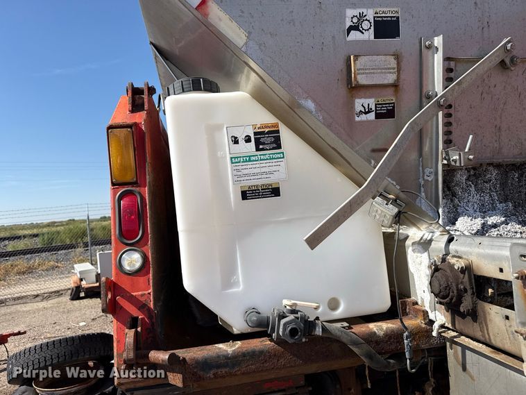image for item EW4289 2007 International 7400 dump truck