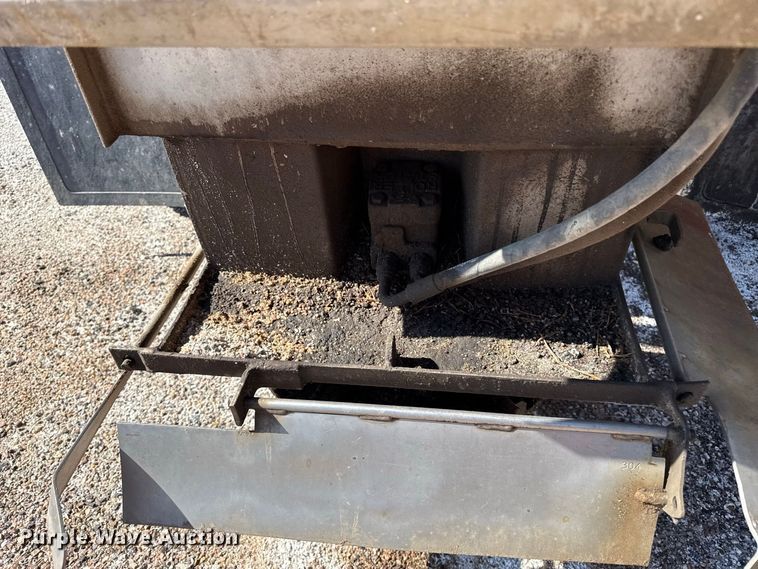 image for item EW4289 2007 International 7400 dump truck