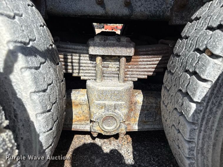 image for item EW4289 2007 International 7400 dump truck