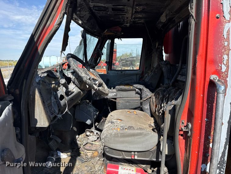 image for item EW4289 2007 International 7400 dump truck