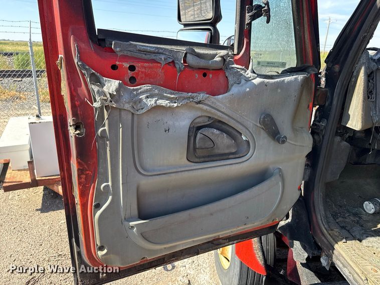 image for item EW4289 2007 International 7400 dump truck