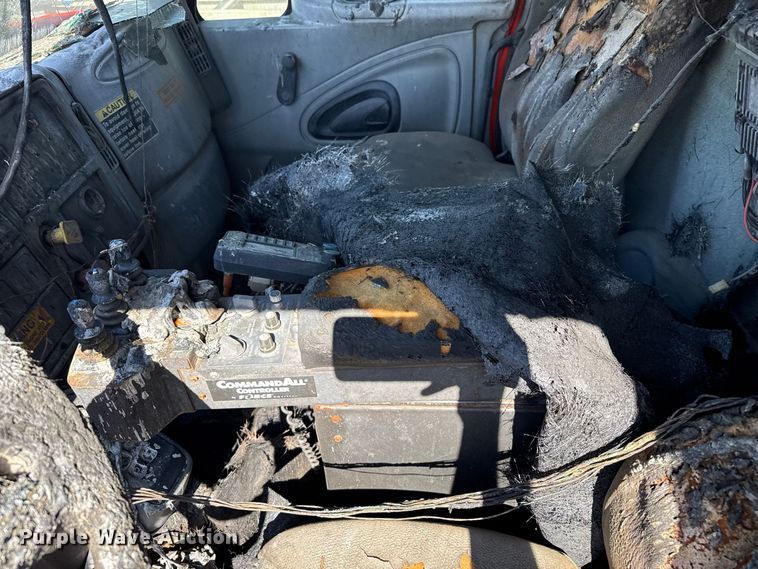 image for item EW4289 2007 International 7400 dump truck