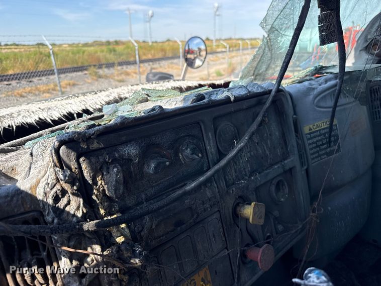 image for item EW4289 2007 International 7400 dump truck