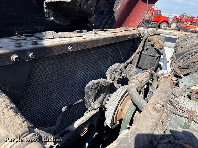 image for item EW4289 2007 International 7400 dump truck
