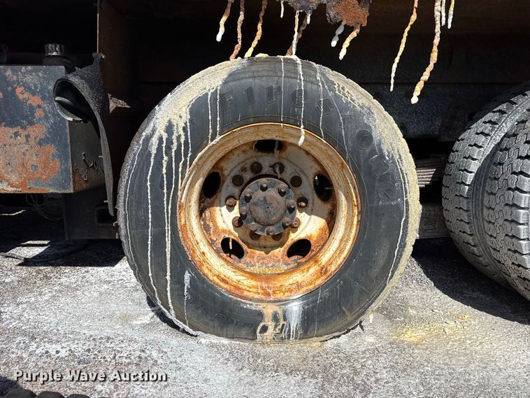 image for item EW4289 2007 International 7400 dump truck