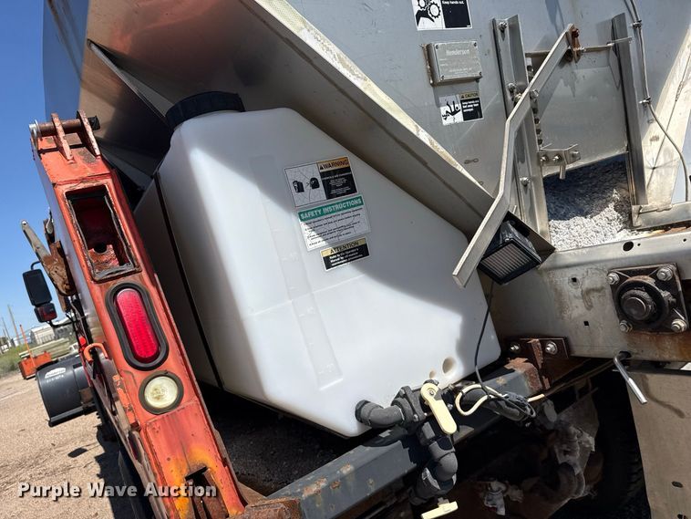image for item EW4290 2006 International 7500 dump truck
