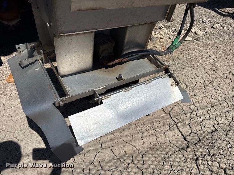 image for item EW4290 2006 International 7500 dump truck