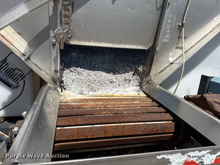 image for item EW4290 2006 International 7500 dump truck