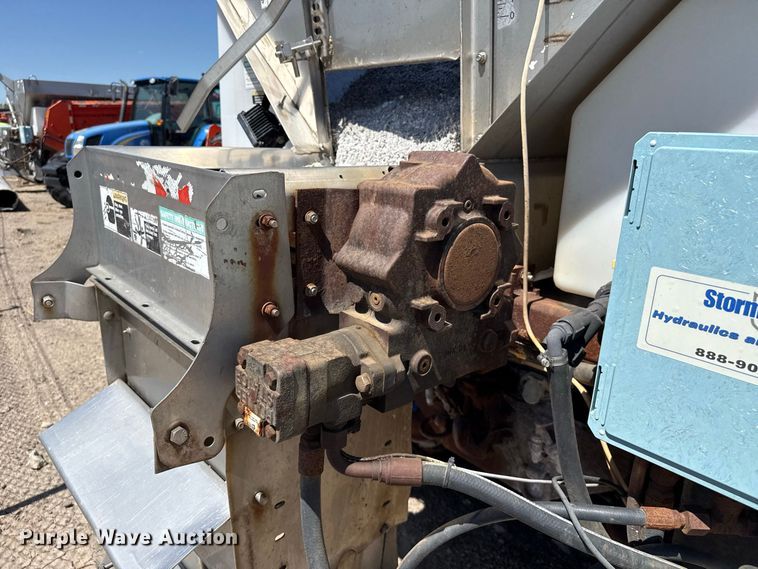 image for item EW4290 2006 International 7500 dump truck