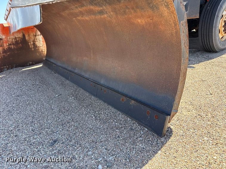 image for item EW4290 2006 International 7500 dump truck
