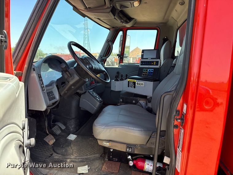 image for item EW4290 2006 International 7500 dump truck