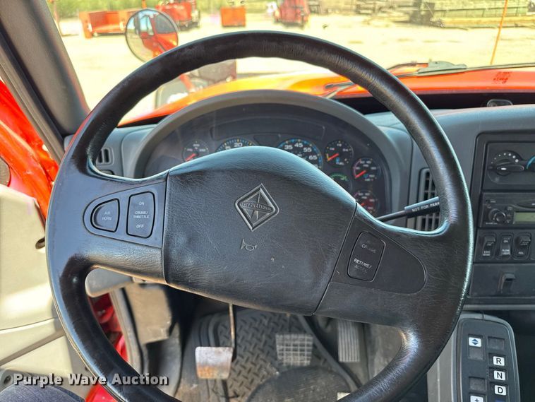 image for item EW4290 2006 International 7500 dump truck