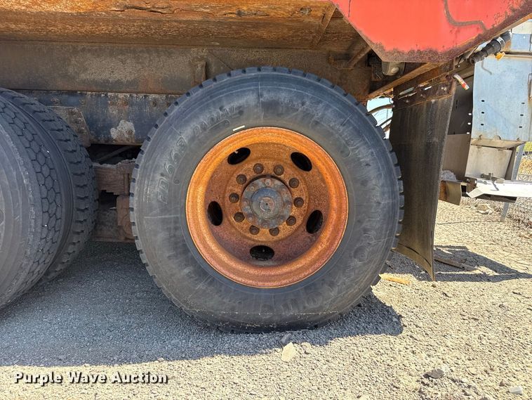image for item EW4290 2006 International 7500 dump truck