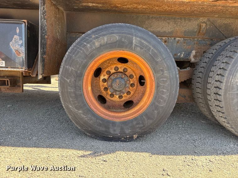 image for item EW4290 2006 International 7500 dump truck