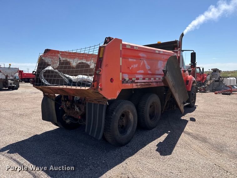 image for item EW4291 2005 International 7400 dump truck
