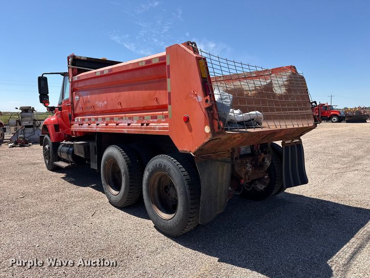 image for item EW4291 2005 International 7400 dump truck