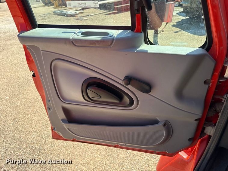 image for item EW4291 2005 International 7400 dump truck