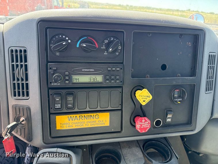 image for item EW4291 2005 International 7400 dump truck