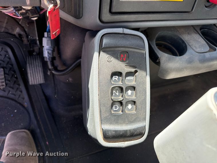 image for item EW4291 2005 International 7400 dump truck