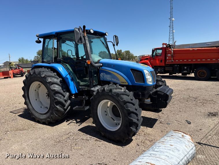 image for item EW4292 2011 New Holland T5070 4WD tractor