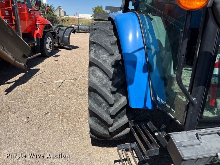 image for item EW4292 2011 New Holland T5070 4WD tractor