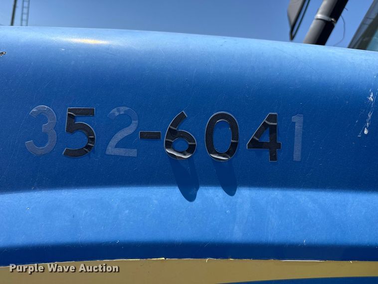 image for item EW4292 2011 New Holland T5070 4WD tractor